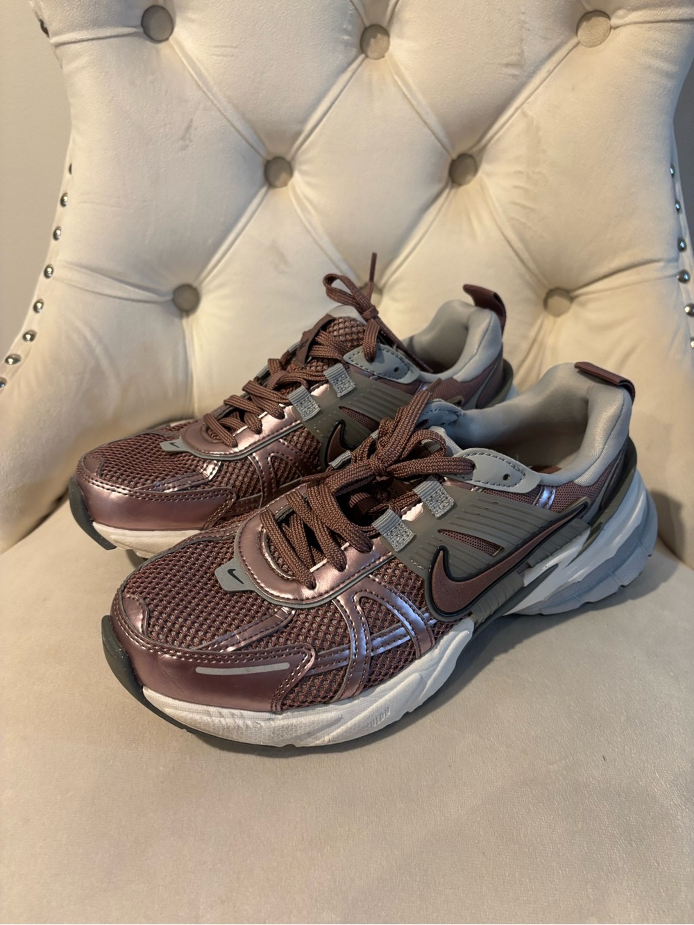 Nike Men's Metallic Brown and Gray Sneakers
